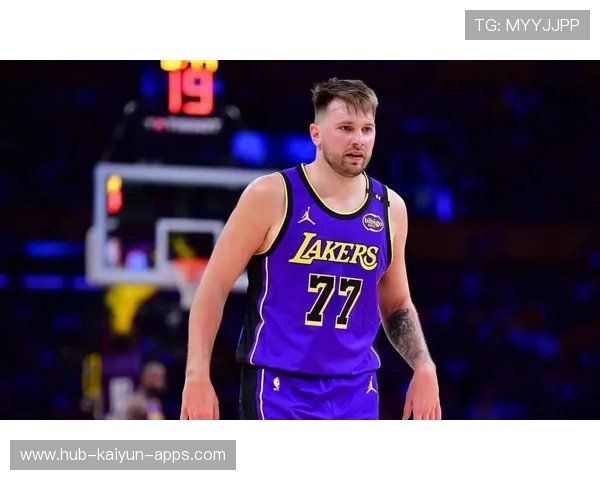 东契奇全场高光,独行侠逆境中取胜